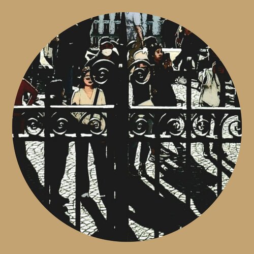 Montmartre, la fille en jaune van Sylvie Schambill, Fotografie te koop op Singulart