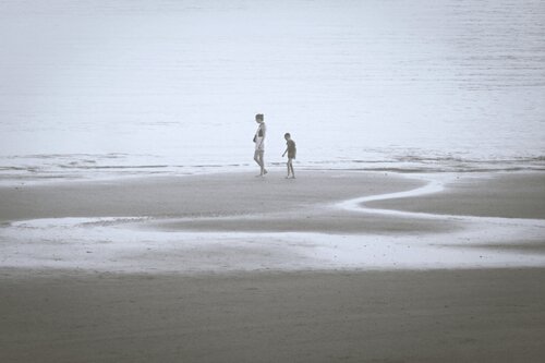 Beach Stroll In Early Morning Hua Huang