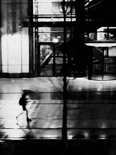 Sidewalk wide von Olli Boehm, Fotografie kaufen auf Singulart