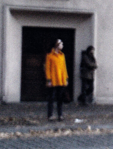 Orange girl von Olli Boehm, Fotografie kaufen auf Singulart