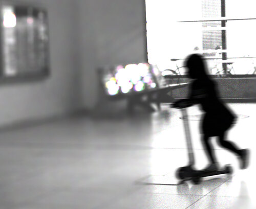 Roller-Girl by Olli Boehm, 사진 for Sale on Singulart