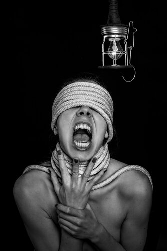 Blind Fear di Ivan in Abstracts, Fotografia in vendita su Singulart