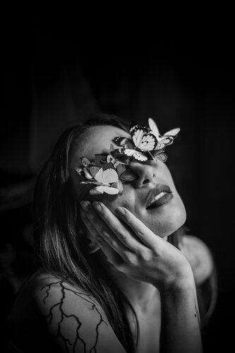 Blind Love di Ivan in Abstracts, Fotografia in vendita su Singulart