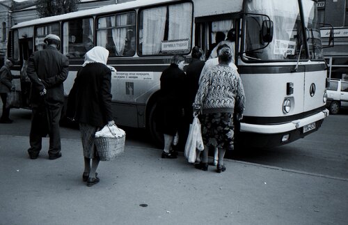 Bus Ukraine 1970 van Dmitri Svetchnikov, Fotografie te koop op Singulart