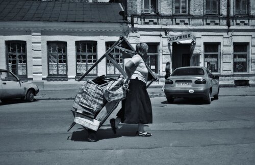 Strasse Ukraine 1980 di Dmitri Svetchnikov, Fotografia in vendita su Singulart