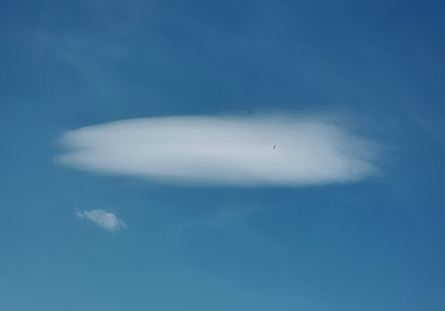 Two birds on a cloud. Unique Work de Dzmitry Rusak, Fotografía a la venta en Singulart