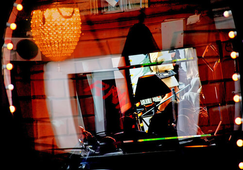 In The Cafe van Dzmitry Rusak, Fotografie te koop op Singulart