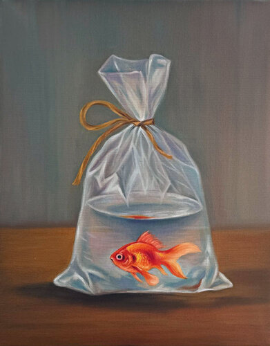 Realistic Goldfish in Plastic Bag Painting – Stunning Still Life Art de Sekar Rajagopal, Pintura a la venta en Singulart
