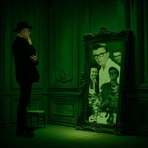 The Never-Forgetting Mirror Dov Fuchs