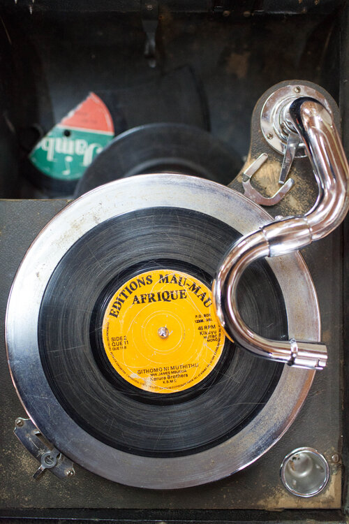 Editions Mau Mau Nura Qureshi