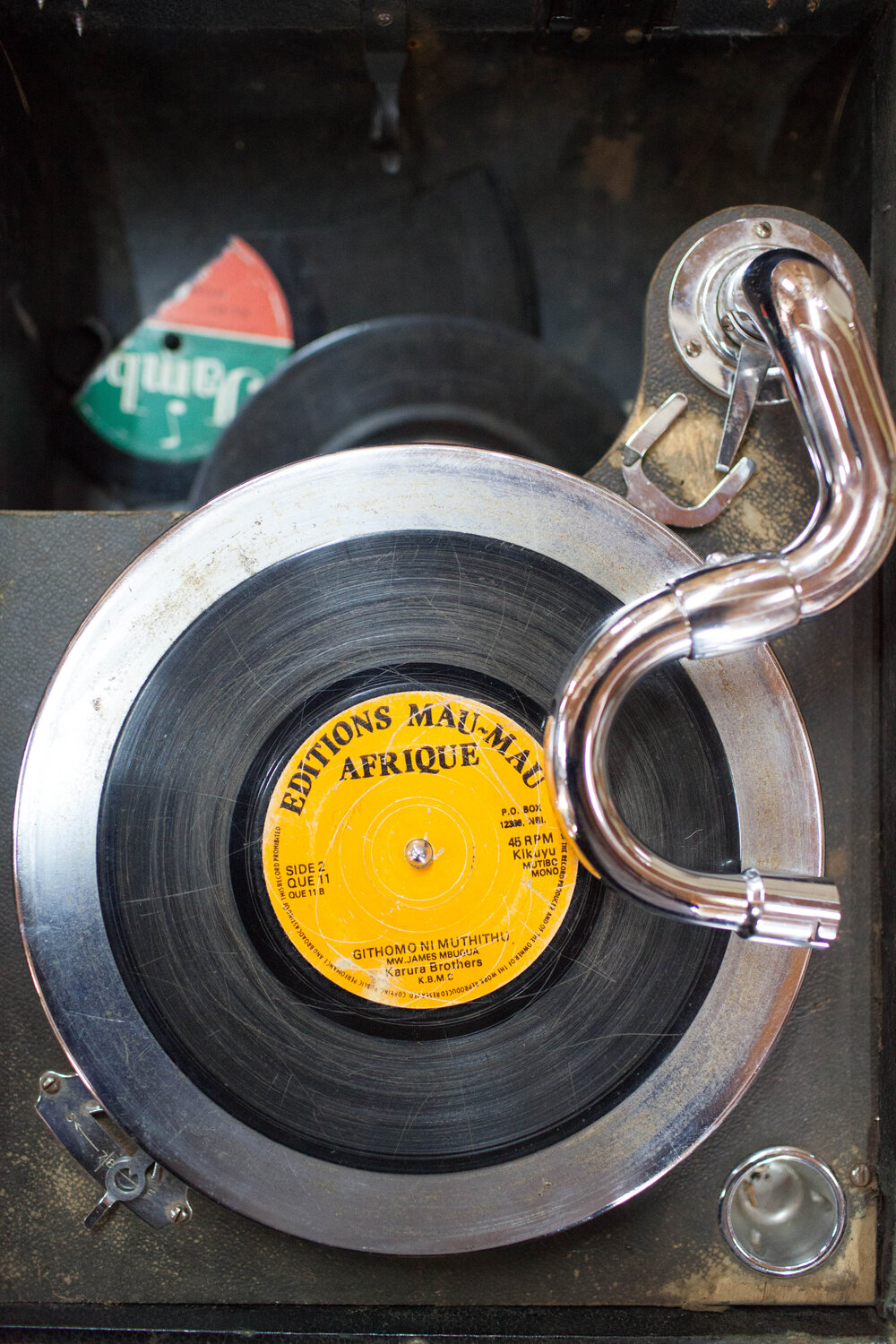 Editions Mau Mau Nura Qureshi