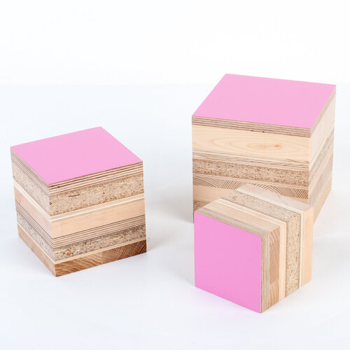 3659 Gramm fantastischer Sperrmüll mit pinker Oberfläche von Sven Stornebel, Skulptur kaufen auf Singulart