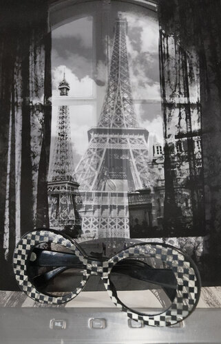 Collage Vintage black and white glasses, in front of my window. From which you can see the Eiffel Tower. von irit rotrubin, Digital kaufen auf Singulart