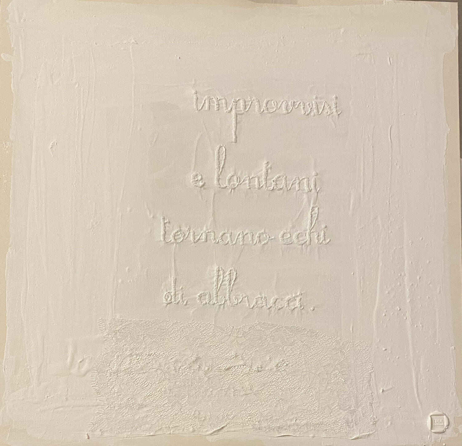 Improvvisi e lontani tornano echi di abbracci. Tina Mallia