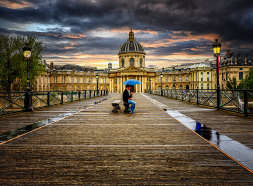 Raining on Pont Des Arts, Paris, France by Lev Kaytsner, 사진 for Sale on Singulart