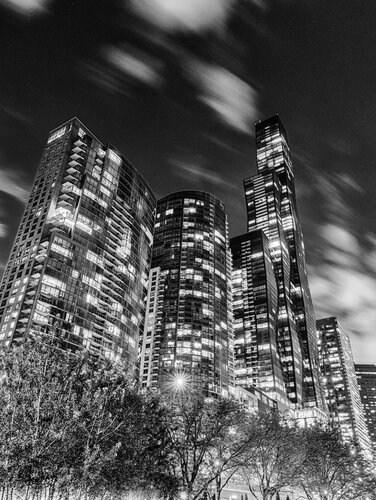 Urban Living by Lev Kaytsner, 사진 for Sale on Singulart