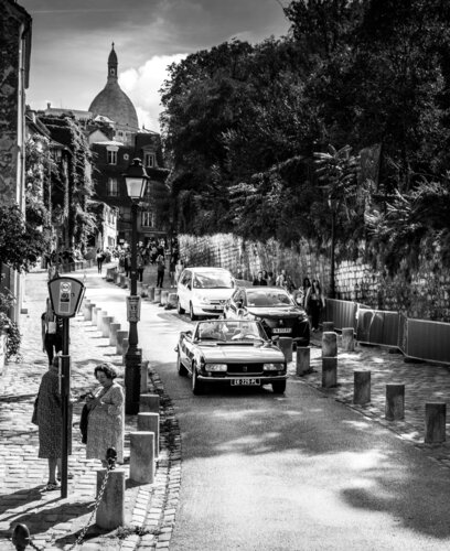 Paris, Streets of Montmartre In  Black And White von Lev Kaytsner, Druck kaufen auf Singulart