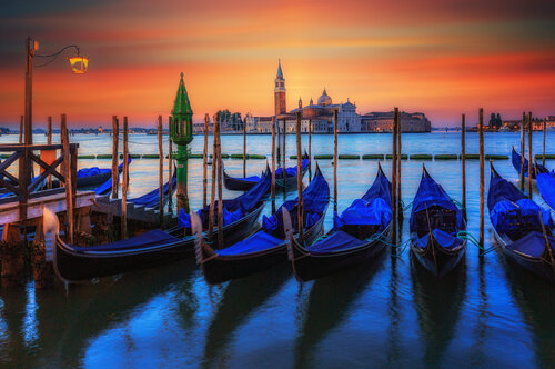 Venice Grand Canal at Sunrise by Lev Kaytsner, 사진 for Sale on Singulart