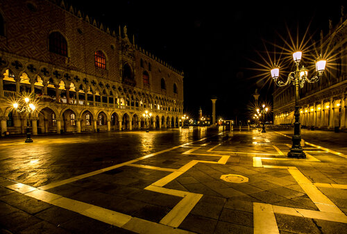 Golden Hour At St. Marco Piazza in Venice, Italy by Lev Kaytsner, 사진 for Sale on Singulart
