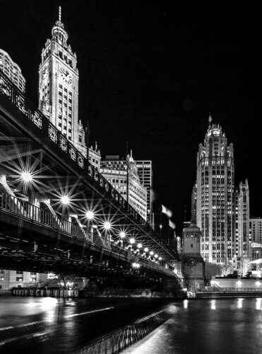 Chicago Magnificent Mile Bridge in Black In White, Chicago, USA by Lev Kaytsner, 사진 for Sale on Singulart