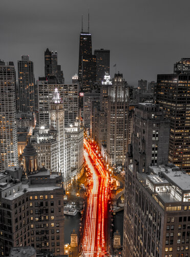 Chicago Magnificent Mile Red Trails from Above by Lev Kaytsner, 사진 for Sale on Singulart