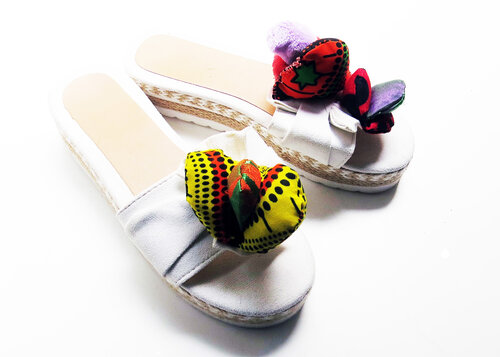 Flys white shoes von Alexandra Holownia, Textil kaufen auf Singulart
