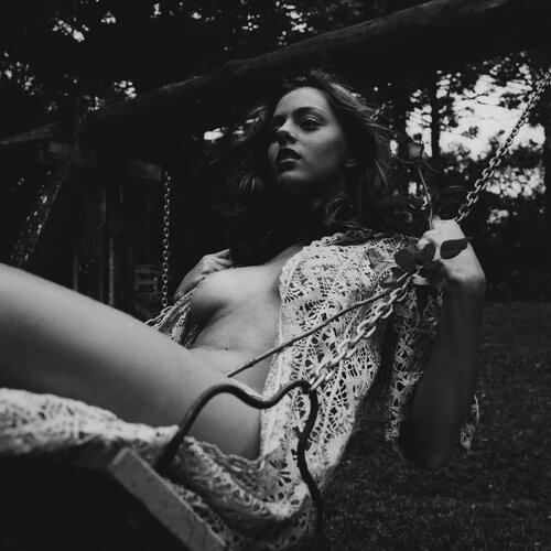 Swing van Marcus Luconi, Fotografie te koop op Singulart