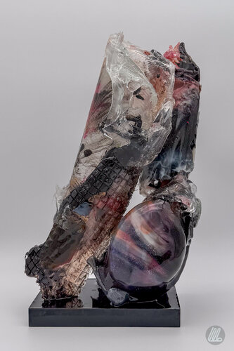 The Obsidian Orb van Leslie Lawson, Beeldhouwwerk te koop op Singulart