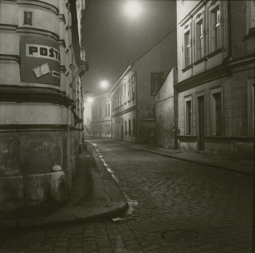Silent Prague - Post Office Ostrovni, digital copy of the silver gelatin print from 1970s von Marek Boguszak, Fotografie kaufen auf Singulart