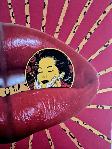 Yellow lips de Sarah Asante, Obra en papel a la venta en Singulart