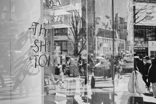 Waiting Through Glass by Yuya Kogoh, 사진 for Sale on Singulart