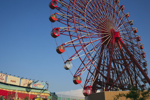 Sunset Ferris wheel von Yuya Kogoh, Fotografie kaufen auf Singulart
