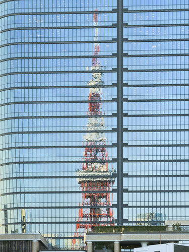 Tokyo Tower Rippling on a Building de Yuya Kogoh, Fotografía a la venta en Singulart