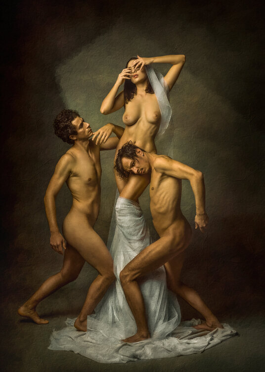 Adoration II Claudiu Guraliuc