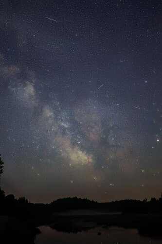 The Milky Way, and 2 Fireflies. van Raymond Barlow, Fotografie te koop op Singulart