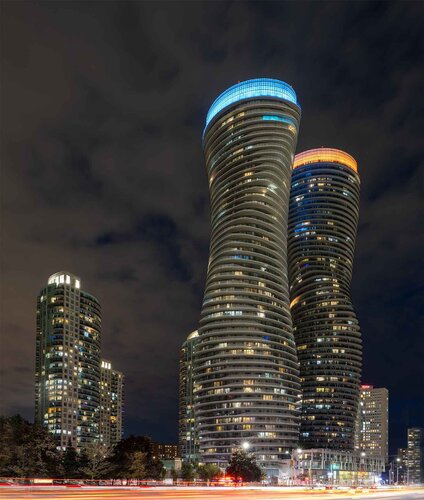 The Marilyn Monroe Towers di Raymond Barlow, Fotografia in vendita su Singulart