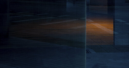 Window on Reflection 05/3289 de Mark De Roeck, Fotografía a la venta en Singulart