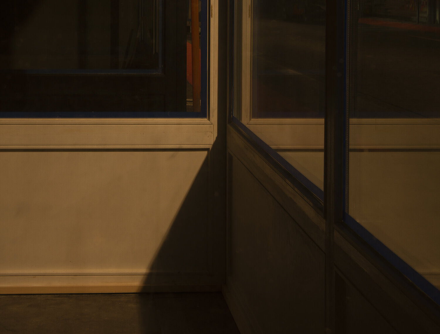 Window on Reflection 02/6506 Mark De Roeck