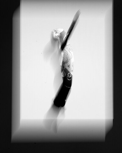 Weightless by Rob Grad, 사진 for Sale on Singulart
