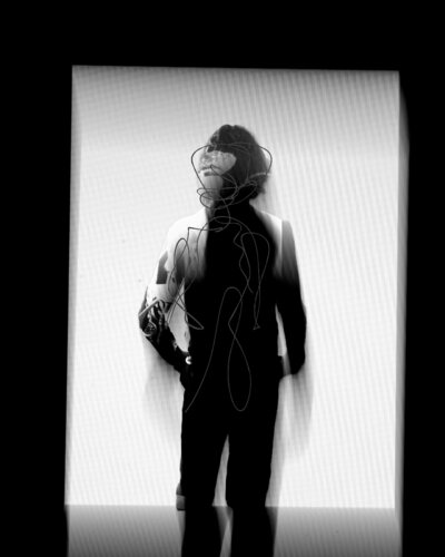 Present by Rob Grad, 사진 for Sale on Singulart