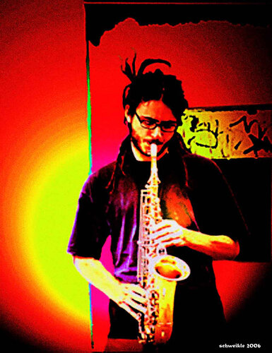 Street Jazz muscian Florence von Tony Schweikle, Digital kaufen auf Singulart