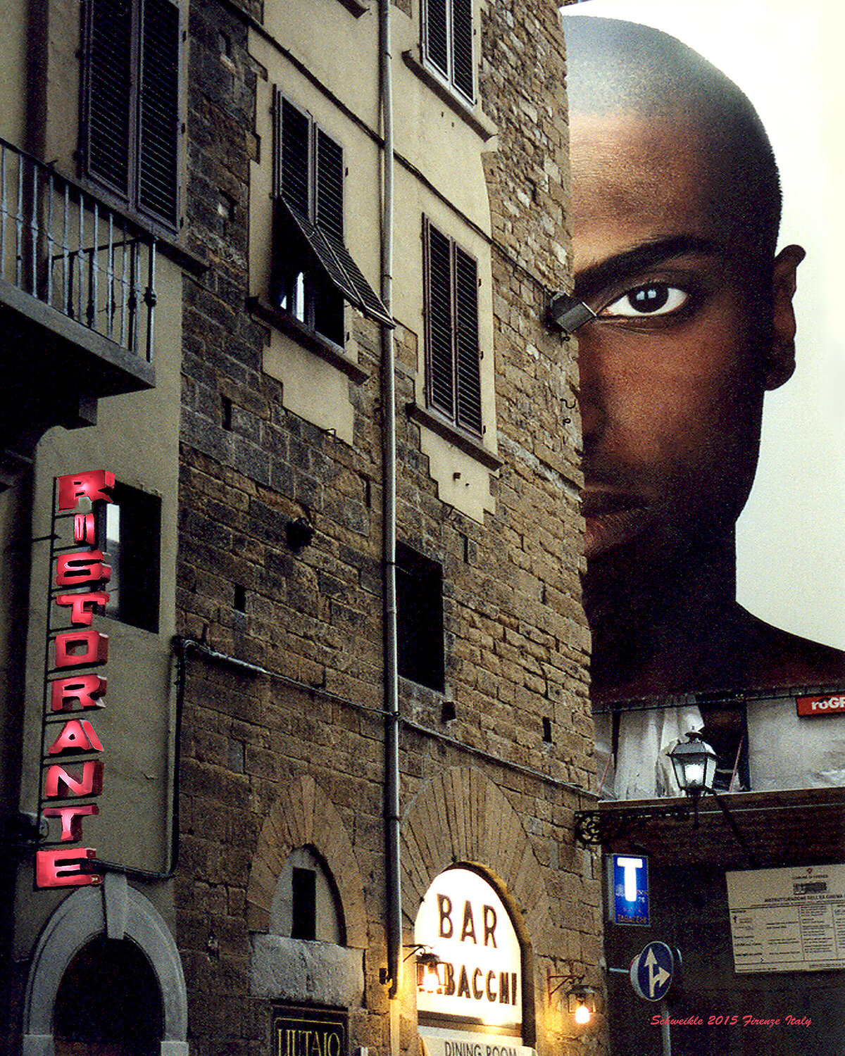 Peeking Around A Corner in Florence Italy Tony Schweikle Fotografie zu verkaufen