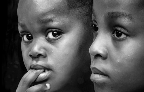Sisters di Nathan Dean, Fotografia in vendita su Singulart