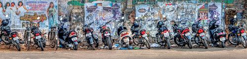 Bombay Bikes von Nathan Dean, Fotografie kaufen auf Singulart