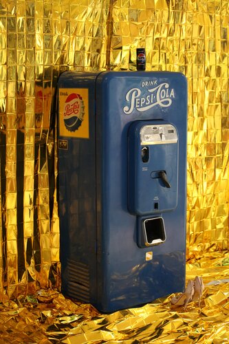 Pepsi-Pose van Elke Zückert, Fotografie te koop op Singulart