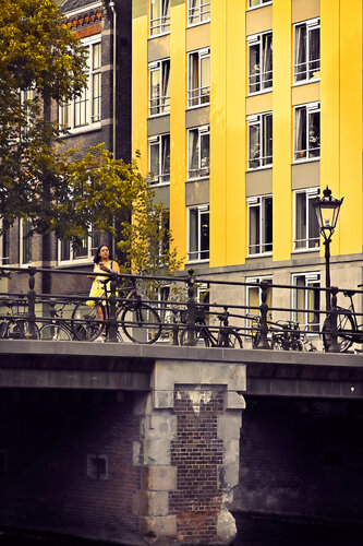 Amsterdam 2 by Libardo Antonio González Osorio, 사진 for Sale on Singulart