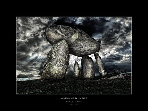 Mystische Bauwerke - Pentre Ifan - megalithisches Portalgrab van Jörg Heimann, Fotografie te koop op Singulart