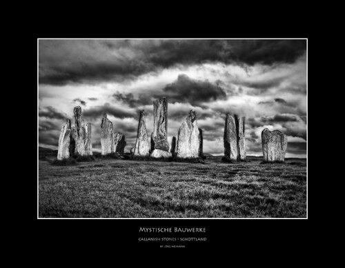 Mystische Bauwerke - Steinkreis von Callanish von Jörg Heimann, Fotografie kaufen auf Singulart