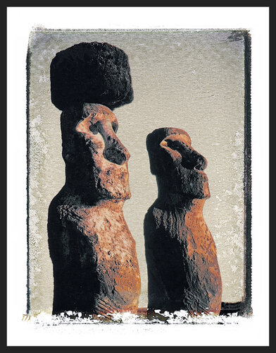 Mystische Bauwerke - Moai Statue 1 von Jörg Heimann, Fotografie kaufen auf Singulart