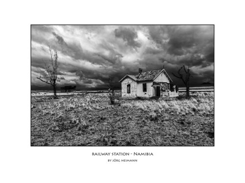 Railway Station Garug di Jörg Heimann, Fotografia in vendita su Singulart